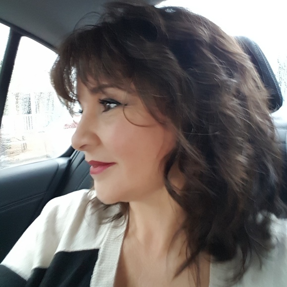 Meet your Posher, Veronica - Picture 3 of 4